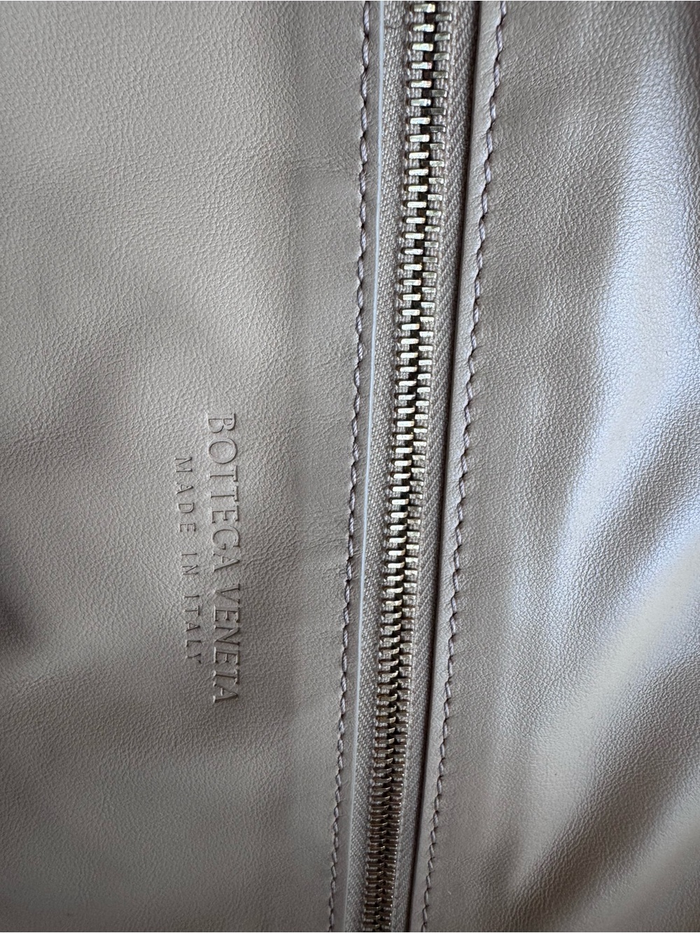 Bottega Veneta Tan Intrecciato Woven Hobo Shoulder Bag - Picture 2 of 8